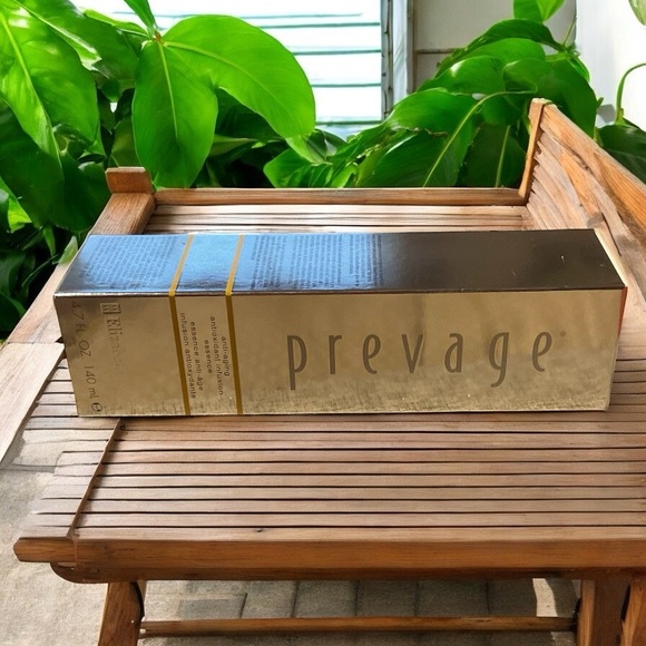 Elizabeth Arden Prevage Anti-Aging Antioxidant Infusion Essence 4.7 fl oz. - Picture 3 of 3